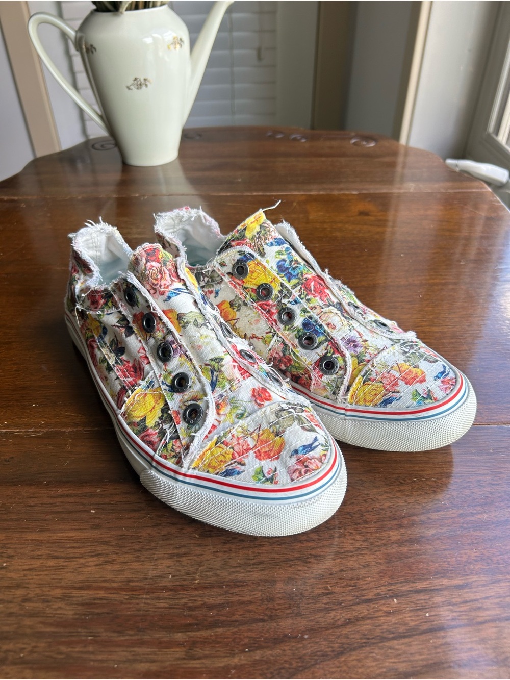 Blowfish White Floral Canvas Slip On Sneakers Casual Summer Shoes Boho Style